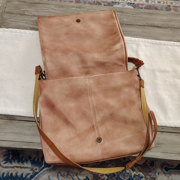 Free People Golden Valley Vegan Messanger Bag In Tan/Salmon Blush Combo - Picture 9 of 14